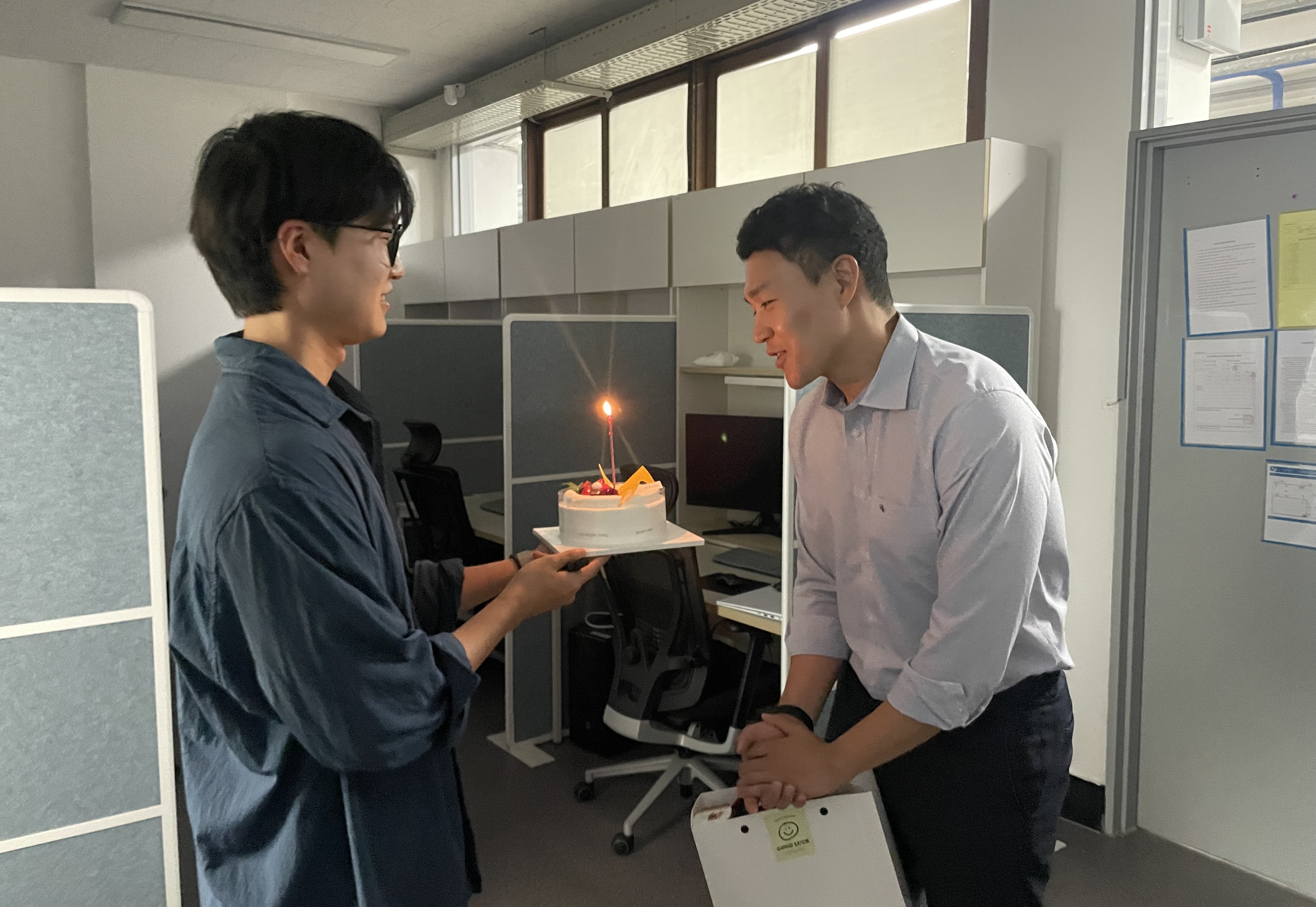 2025 교수님 생신 ^_^ 대표이미지
